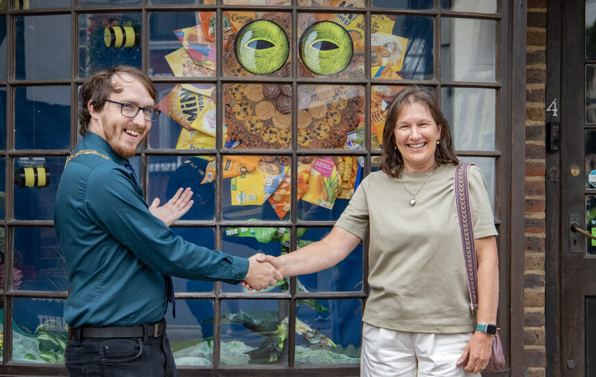 Hailsham Foodbank wins Big One Hundred shop window competition - Hailsham Newspaper